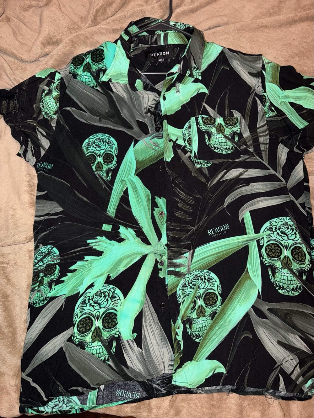 Reason Men's Black & Mint Green Skull Print Short-Sleeve Shirt